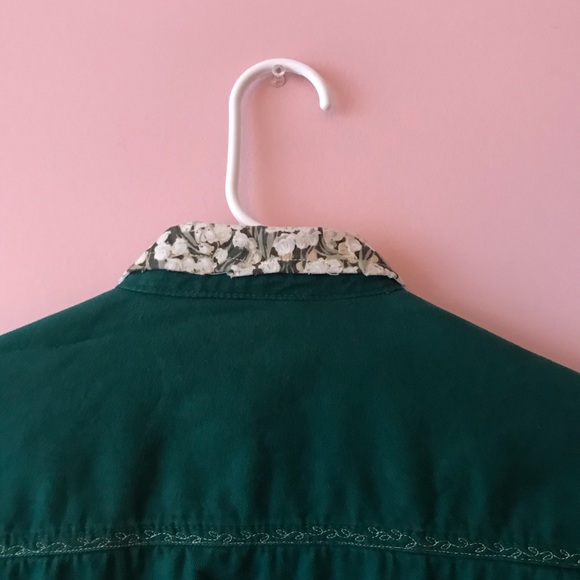 Customized Golden Roots button up shirt - Picture 4 of 5